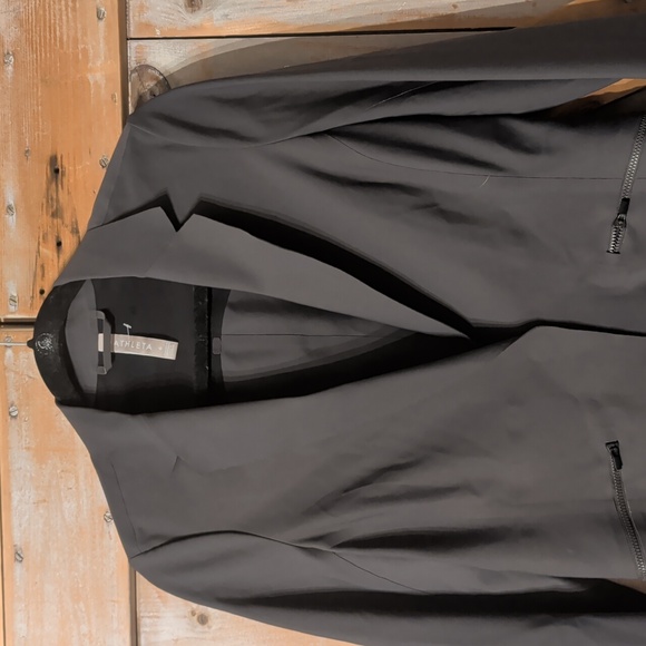 Athleta Blazer.   Size 6.   Awesome - Picture 4 of 5